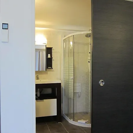 Brit Colbert Hotell 3*