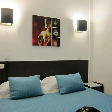 Brit Colbert Antibes