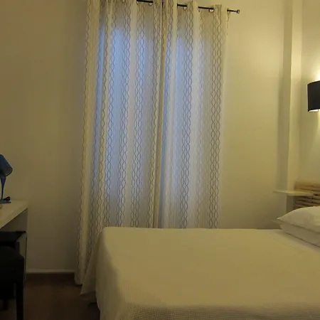 Brit Colbert Hotel Antibes