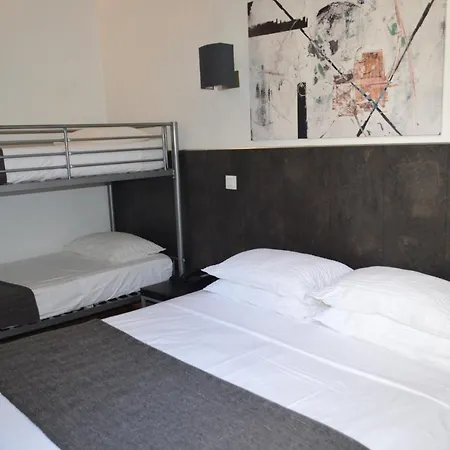 Szálloda Brit Colbert 3*