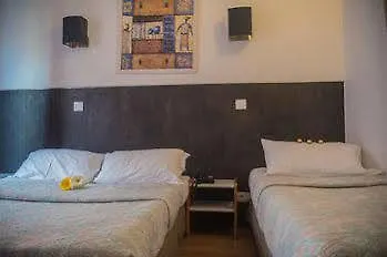 Szálloda Brit Colbert 3*