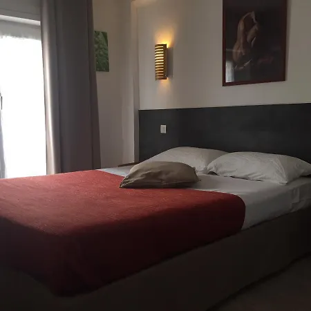 Brit Colbert Szálloda 3*