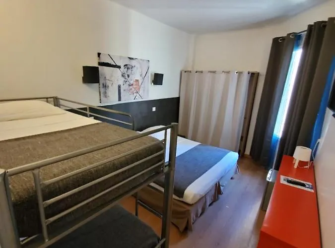 Brit Colbert Отель